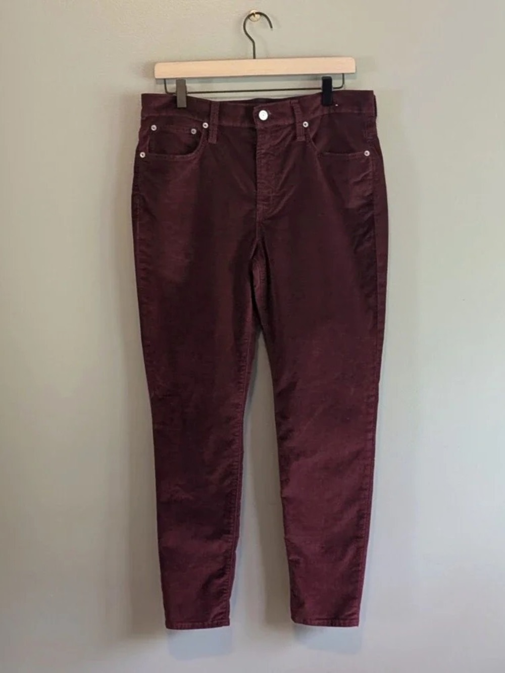 Straight-Leg Women’s Pants in Deep Wine